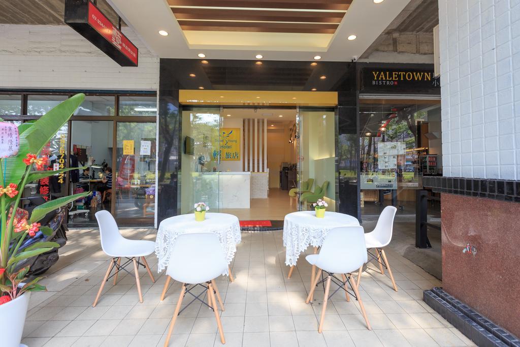 גאושיונג Travelyoung Hotel מראה חיצוני תמונה