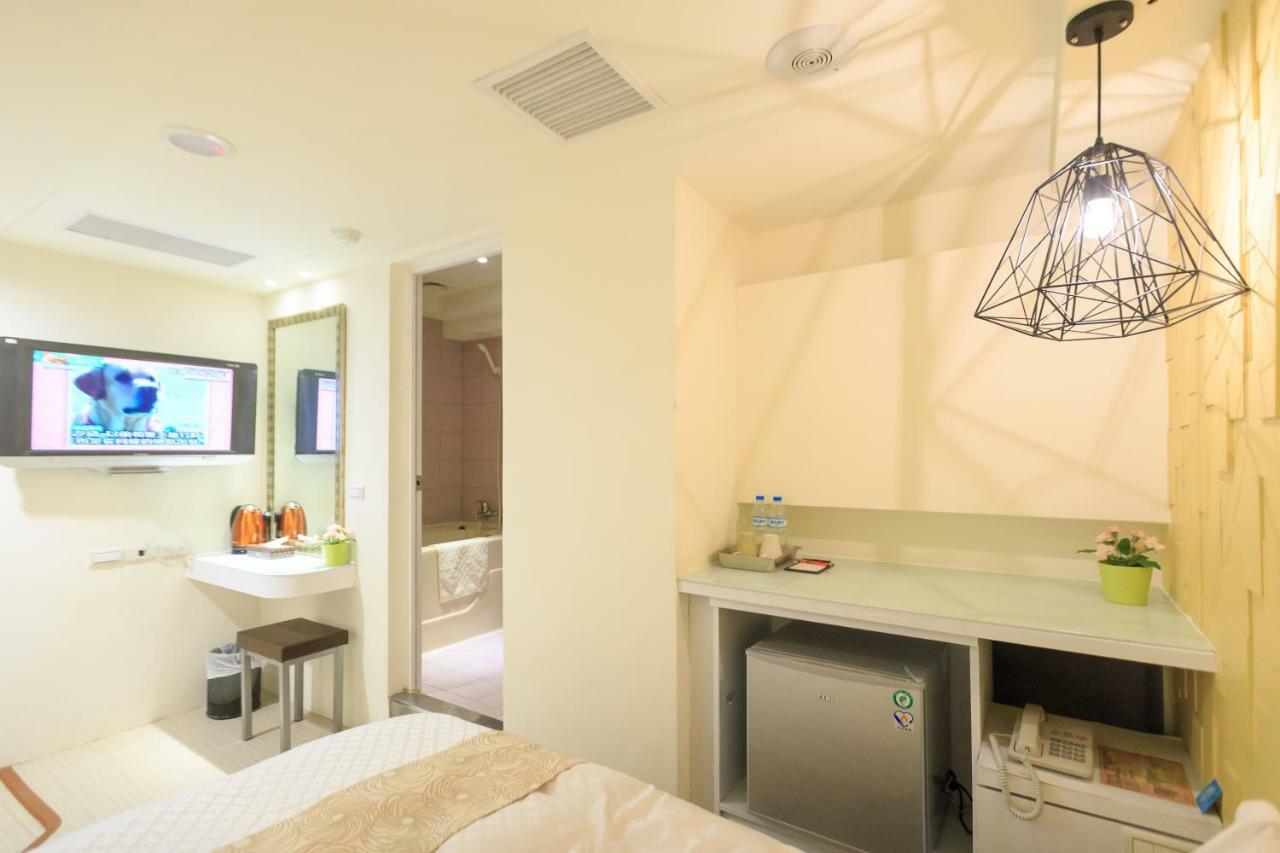 גאושיונג Travelyoung Hotel מראה חיצוני תמונה